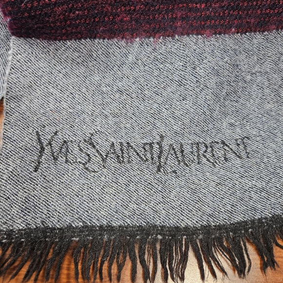 Yves Saint Laurent 100% Wool Two Colors Scarf - Picture 6 of 7